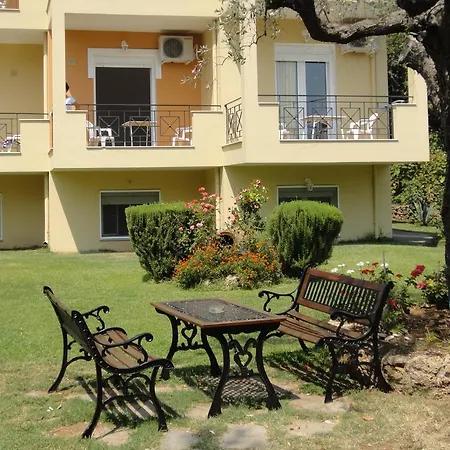 Nostos Golden 公寓式酒店