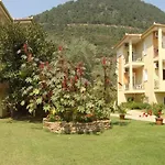 アパートホテル Nostos Golden 3*