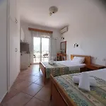 Nostos Golden アパートホテル 3*