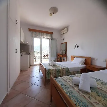 Nostos Golden アパートホテル 3*