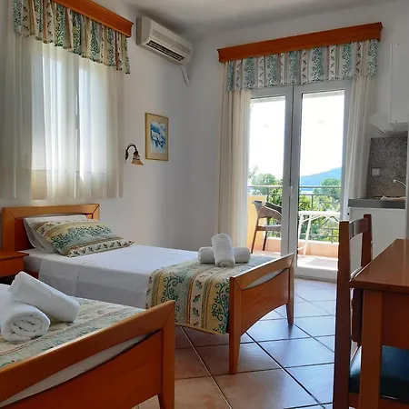 Nostos Golden アパートホテル クリッシ・アモウディア