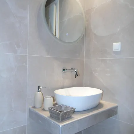 アパートホテル Nostos Golden